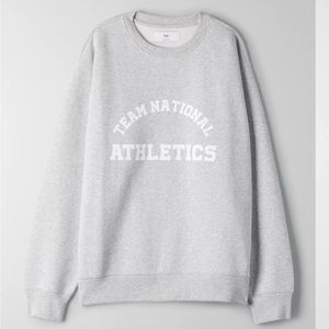 Aritzia TNA Cozy Fleece Perfect Crew Sweatshirt!! Moving sale OBO!!